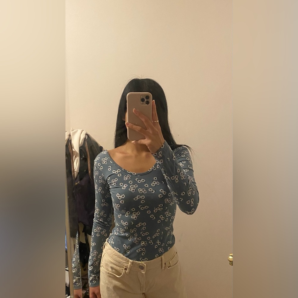 Pacsun Floral Low Back Long Sleeve Top size Small